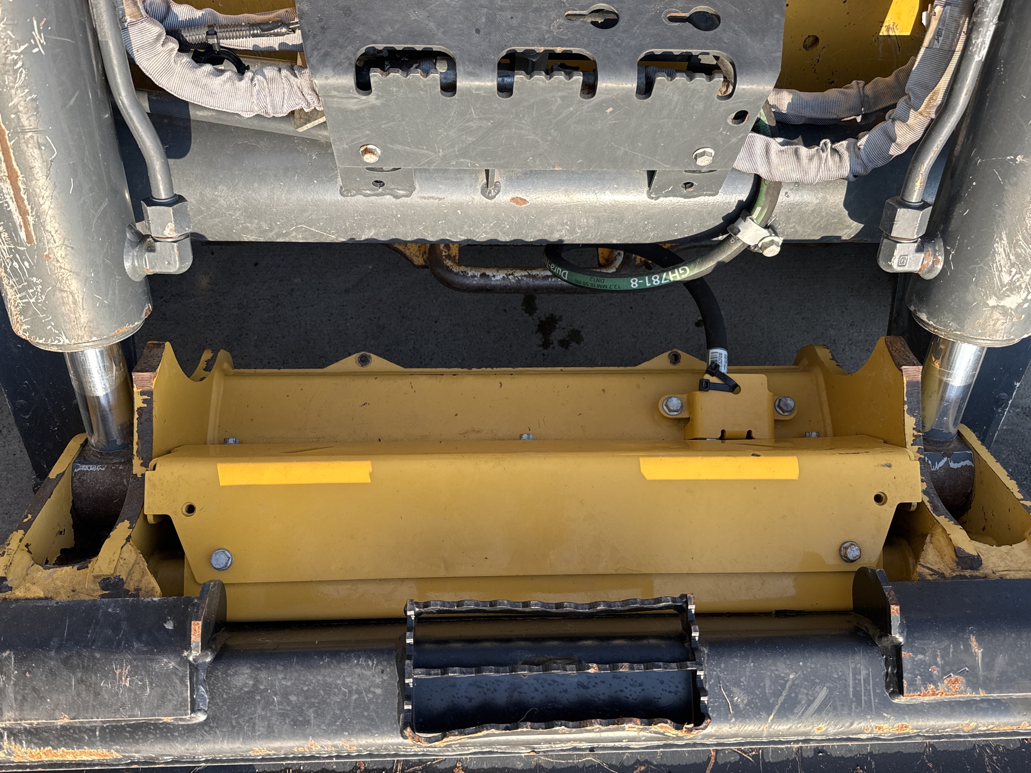 2020 John Deere 333G Image 24