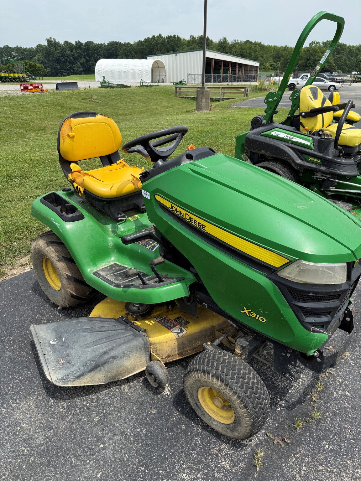 2015 John Deere X310 Image 1