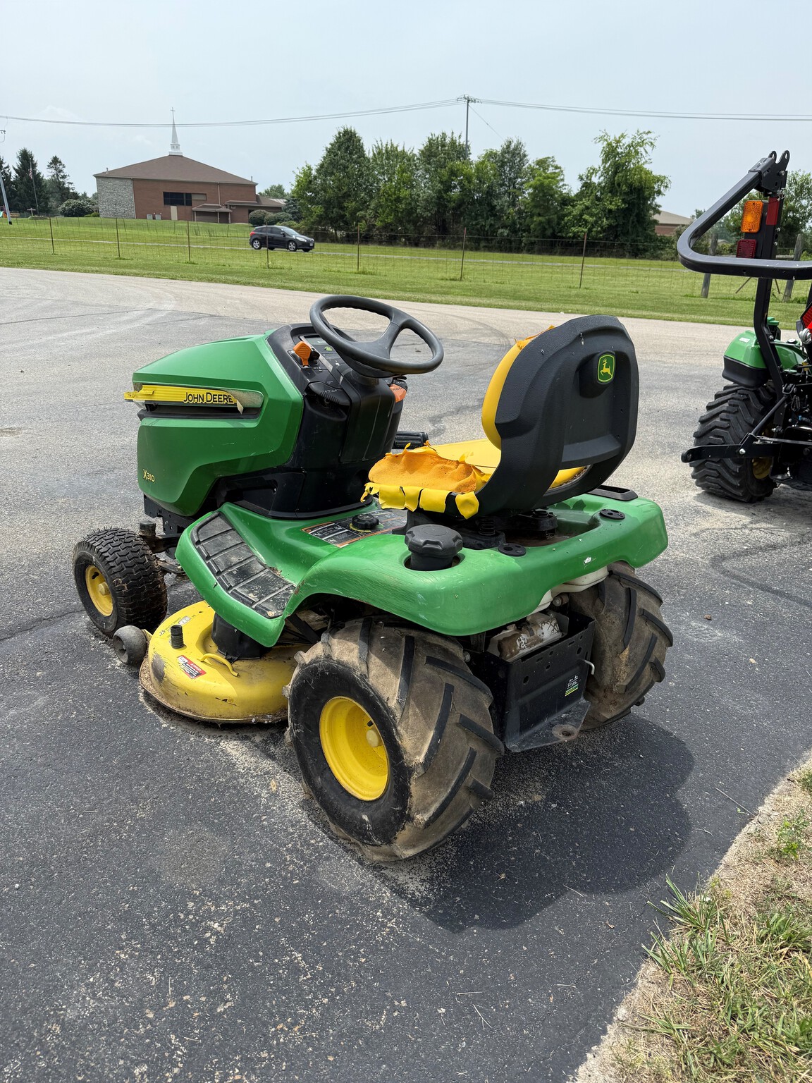 2015 John Deere X310 Image 4