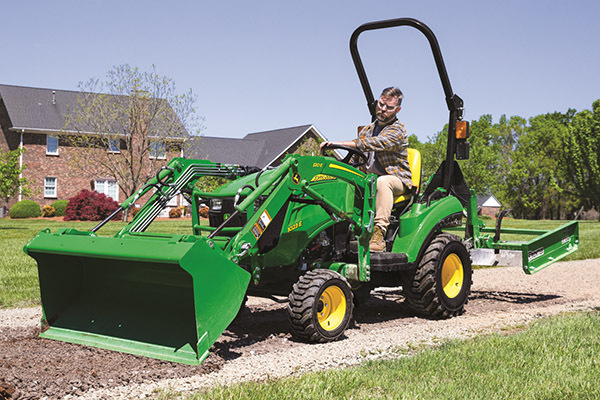 2024 John Deere 1023E Image 3