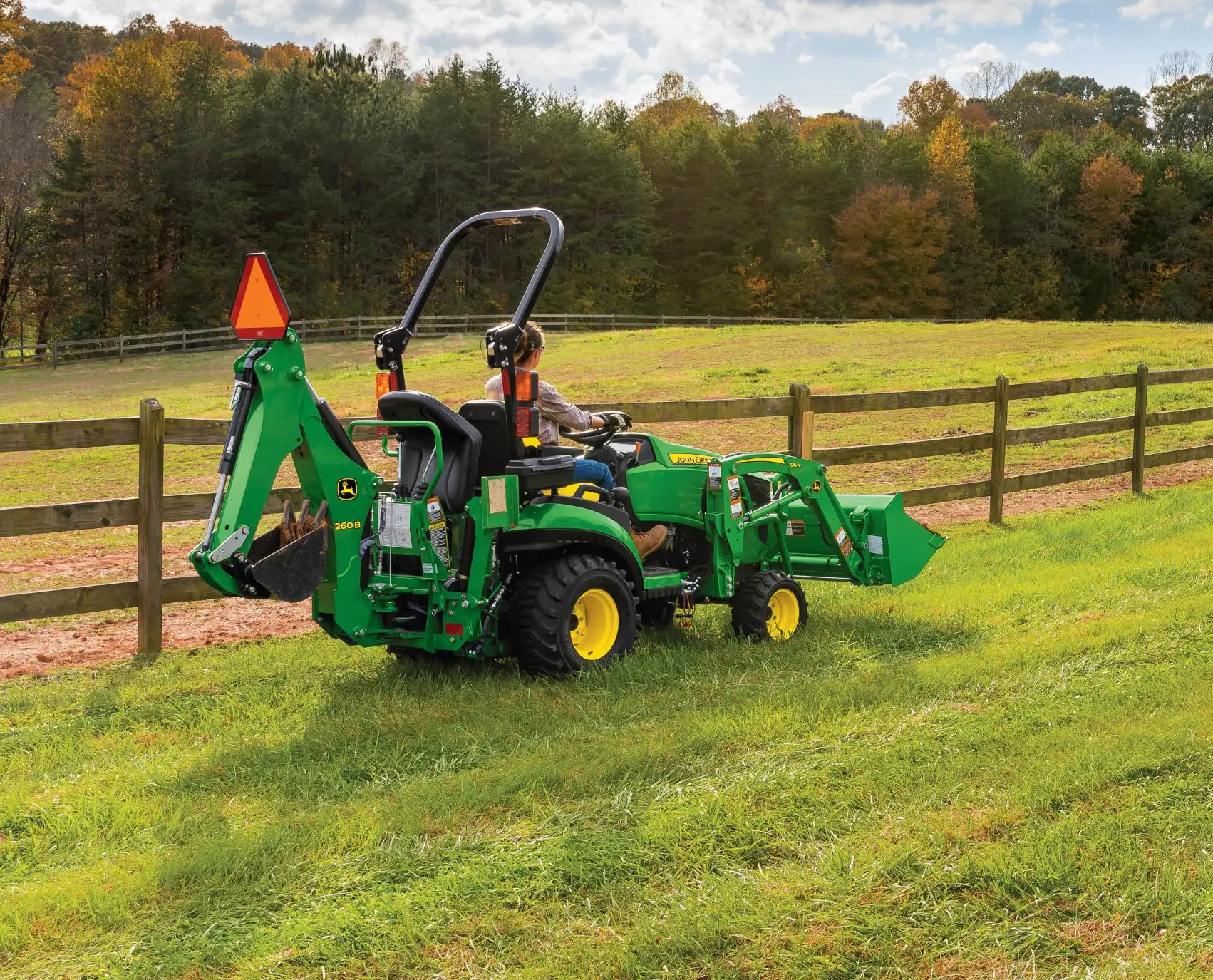 2024 John Deere 1023E Image 4