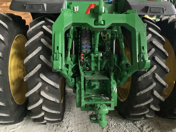 2025 John-Deere 8R 340