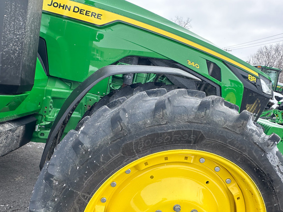2025 John-Deere 8R 340