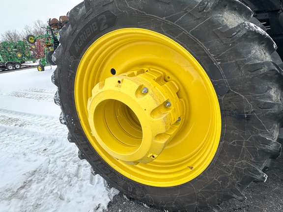 2025 John-Deere 8R 340