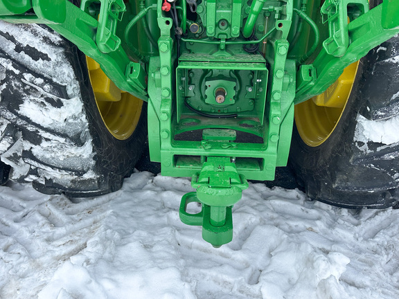 2025 John-Deere 8R 340