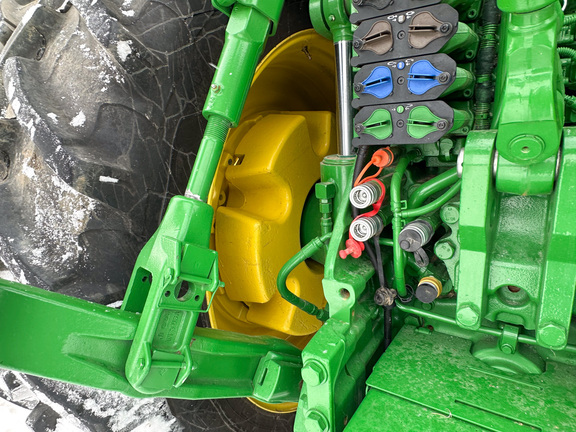 2025 John-Deere 8R 340