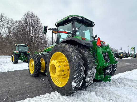 2025 John-Deere 8R 340