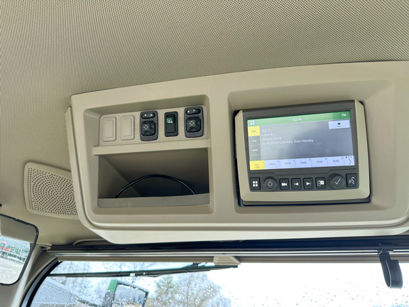 2025 John-Deere 8R 340