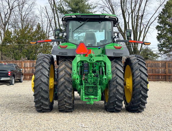 2025 John-Deere 8R 340