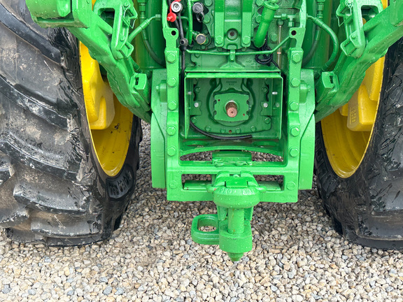 2025 John-Deere 8R 340