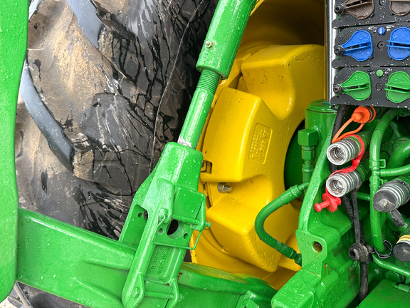 2025 John-Deere 8R 340