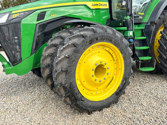 2025 John-Deere 8R 340