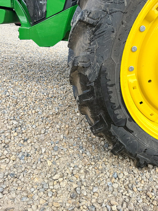 2025 John-Deere 8R 340