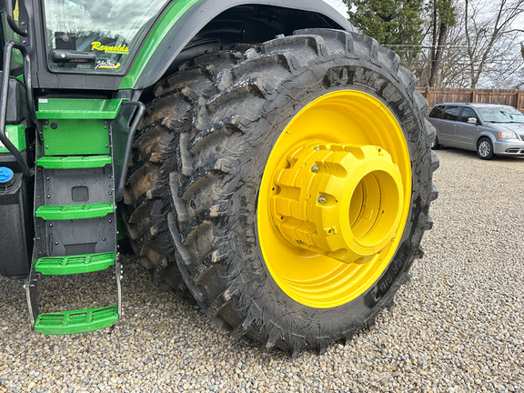 2025 John-Deere 8R 340