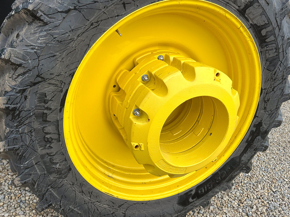 2025 John-Deere 8R 340