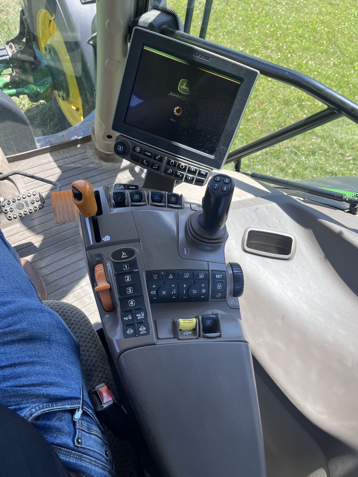 2020 John Deere 6155R Image 13