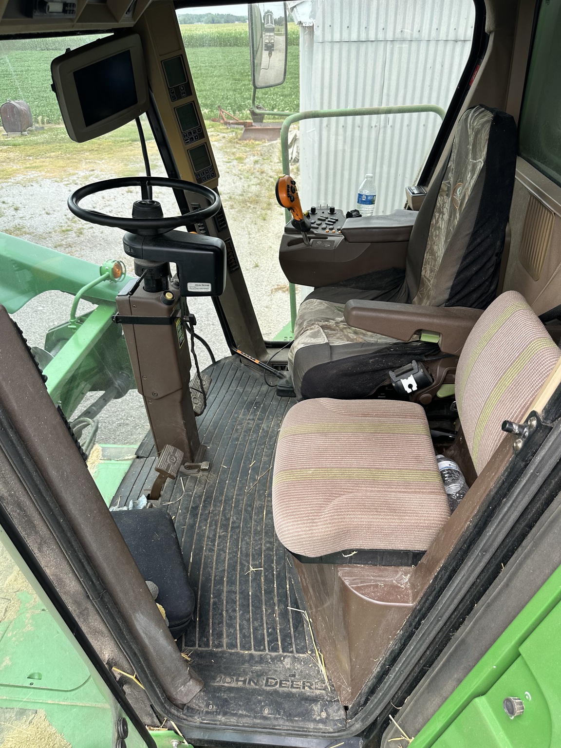 2003 John Deere 9550 Image 24