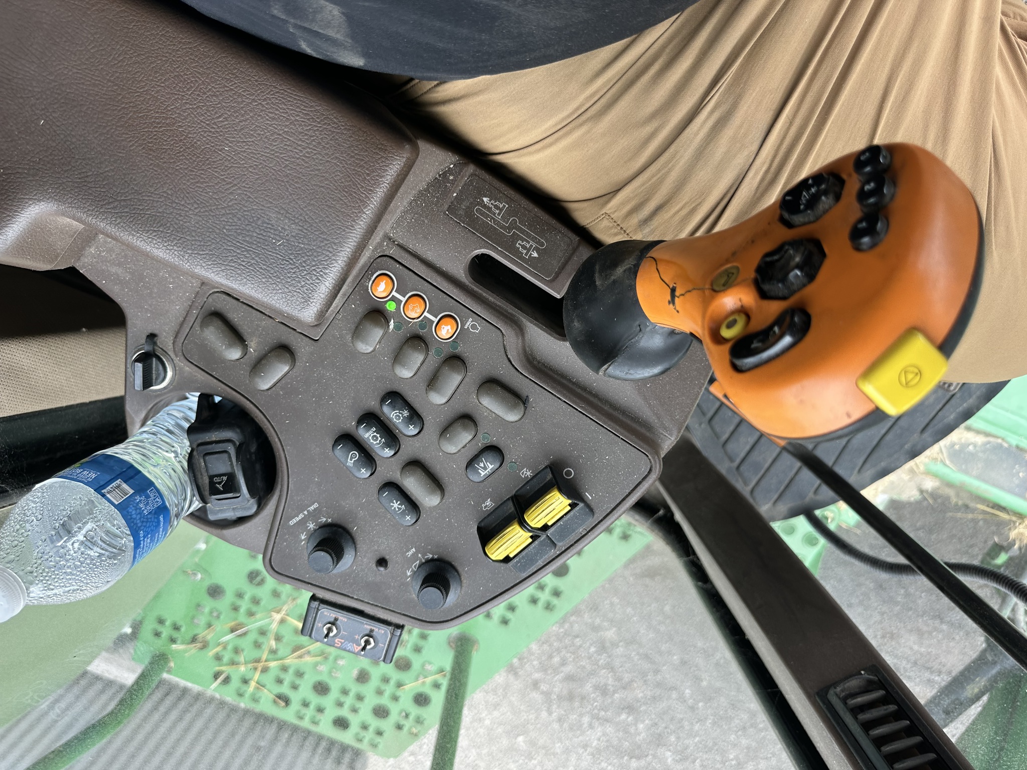 2003 John Deere 9550 Image 26