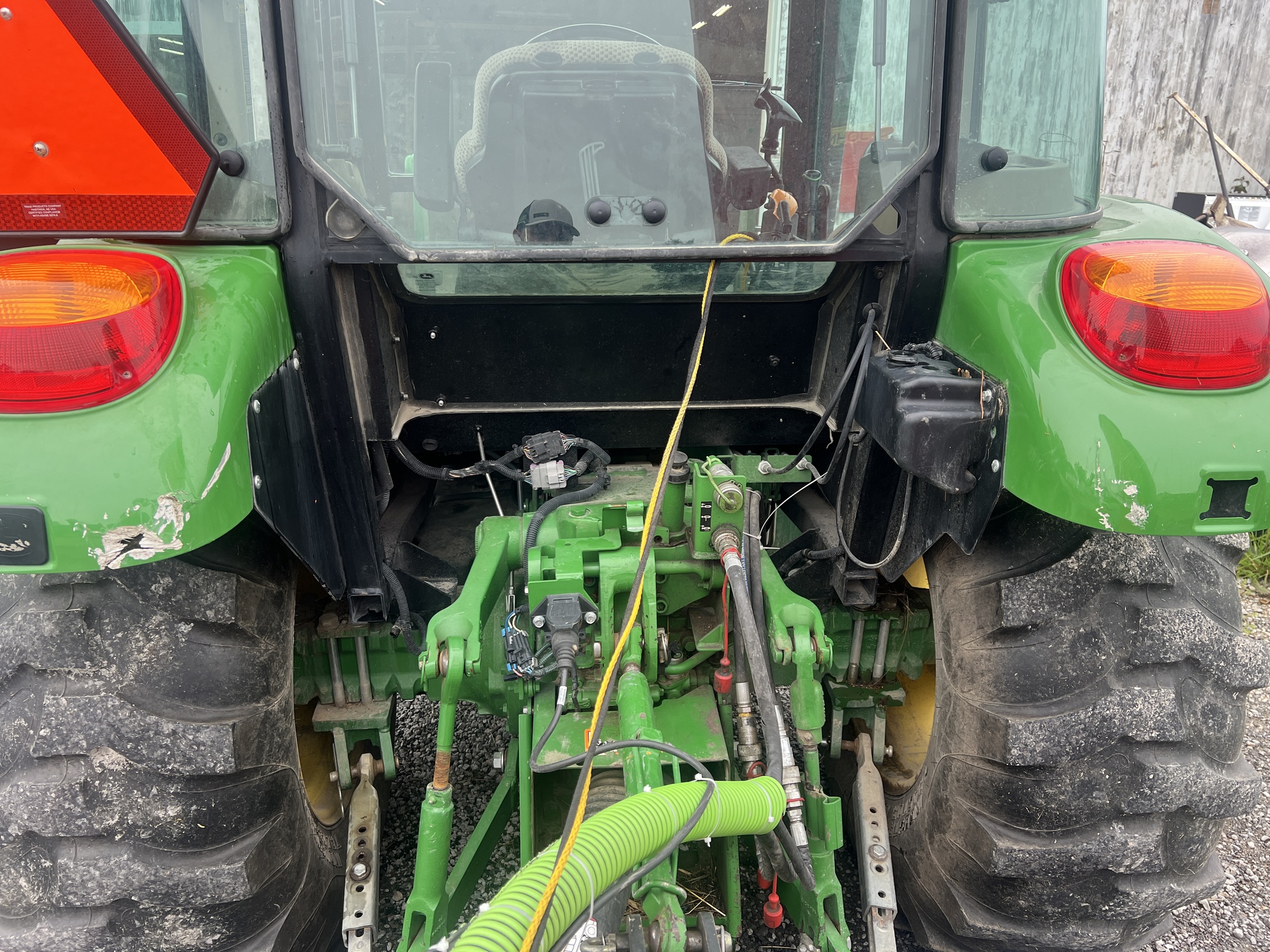 2018 John Deere 5075E Image 7