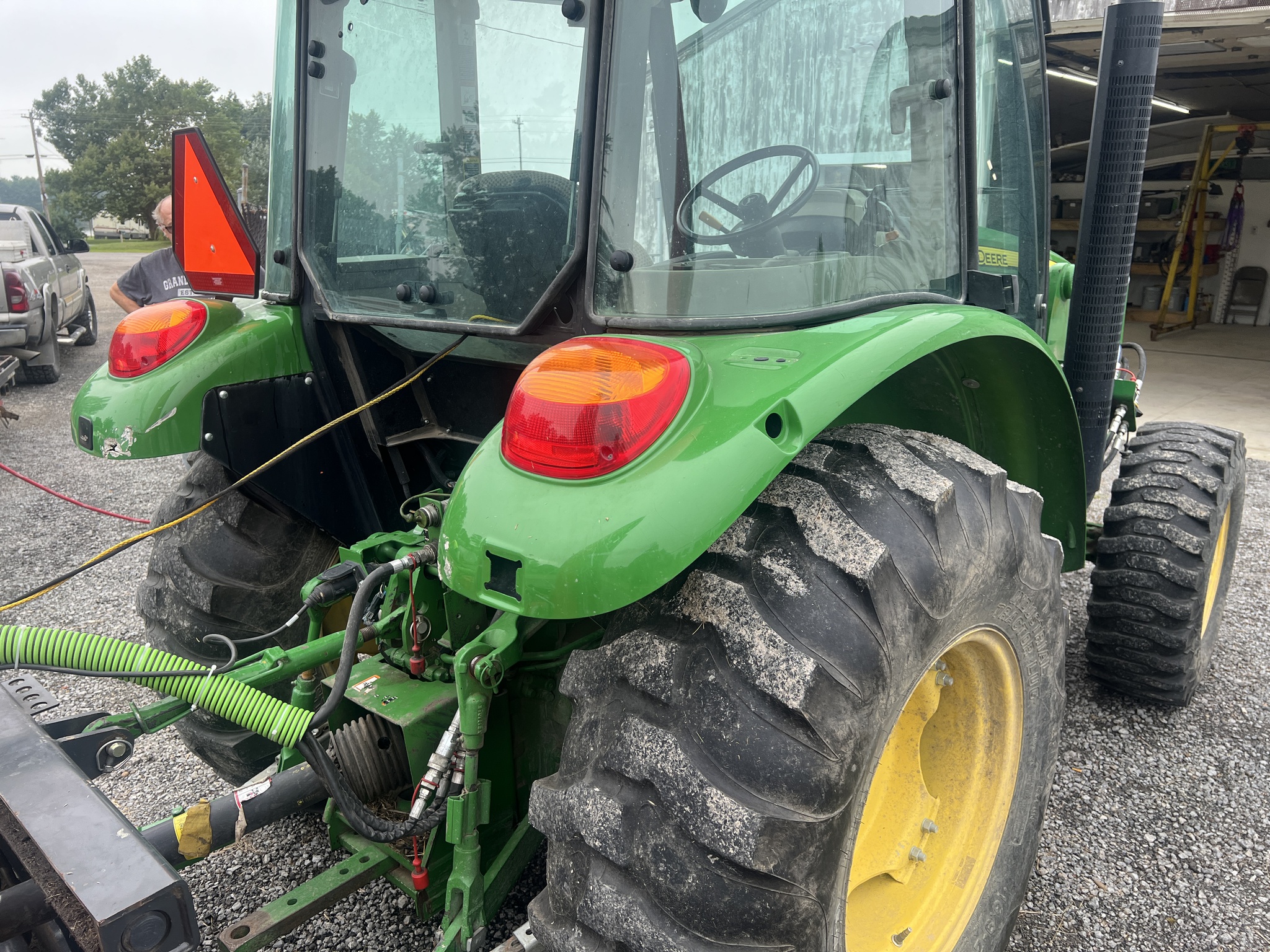 2018 John Deere 5075E Image 9