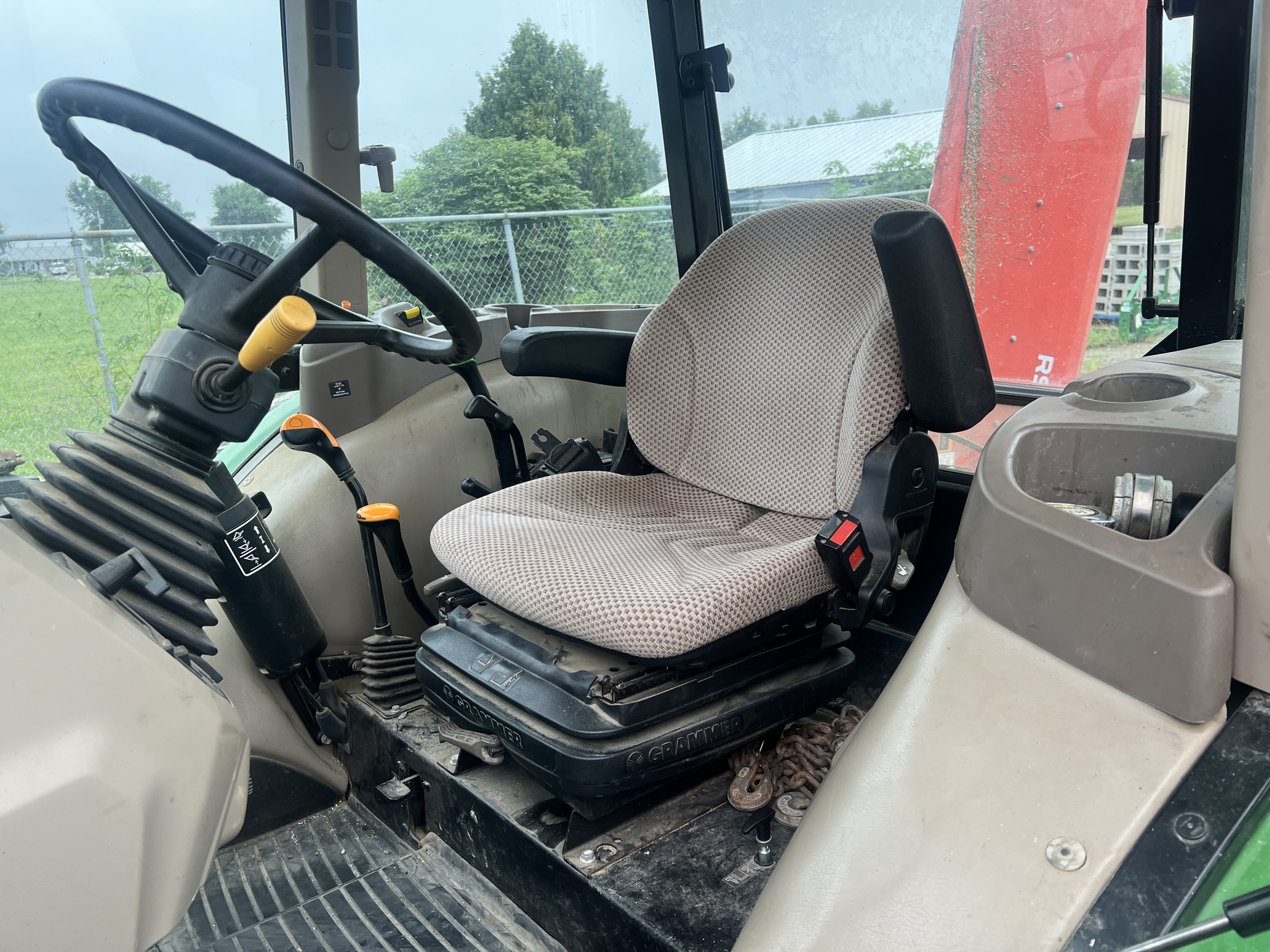 2018 John Deere 5075E Image 14