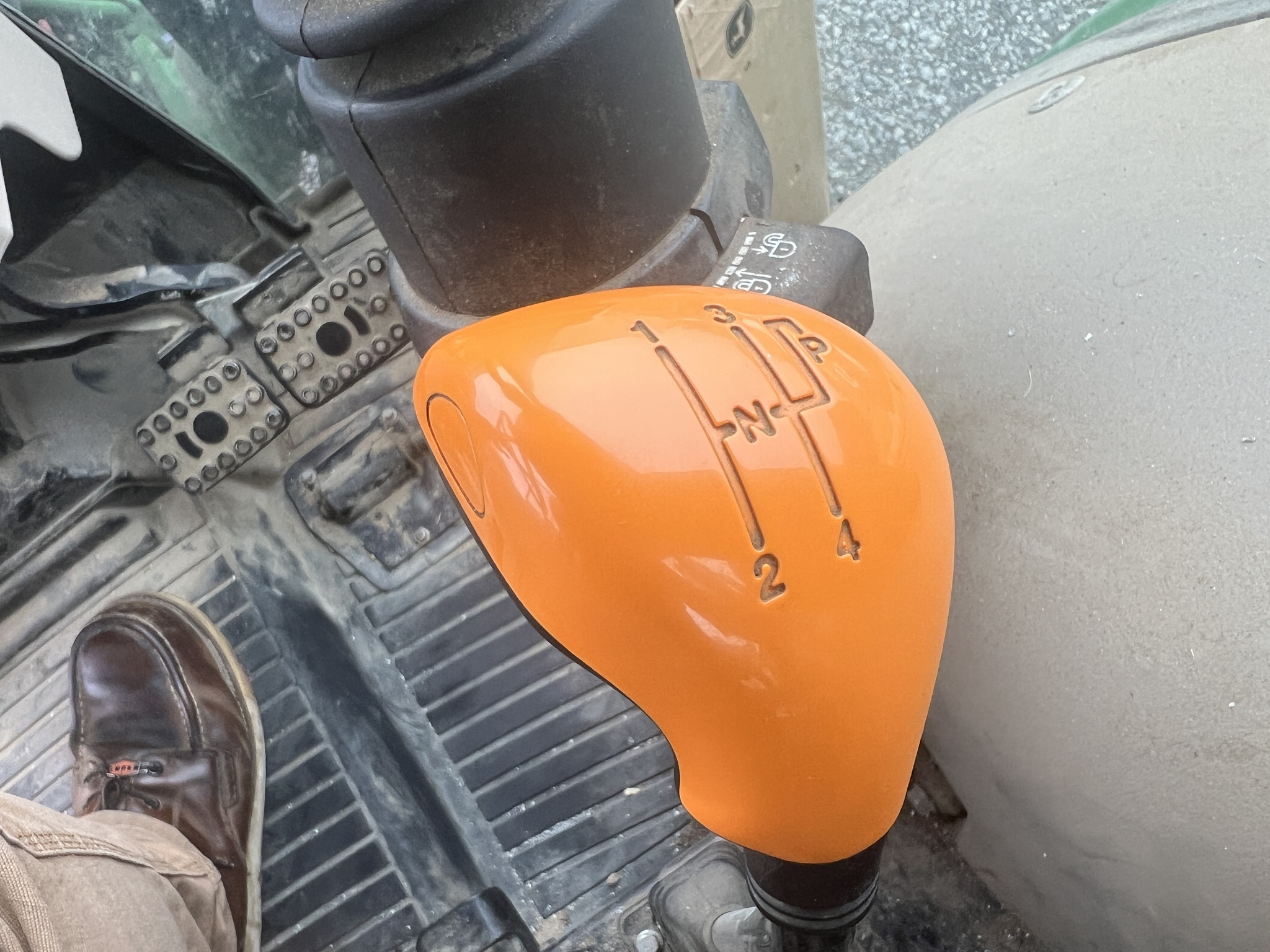 2018 John Deere 5075E Image 19