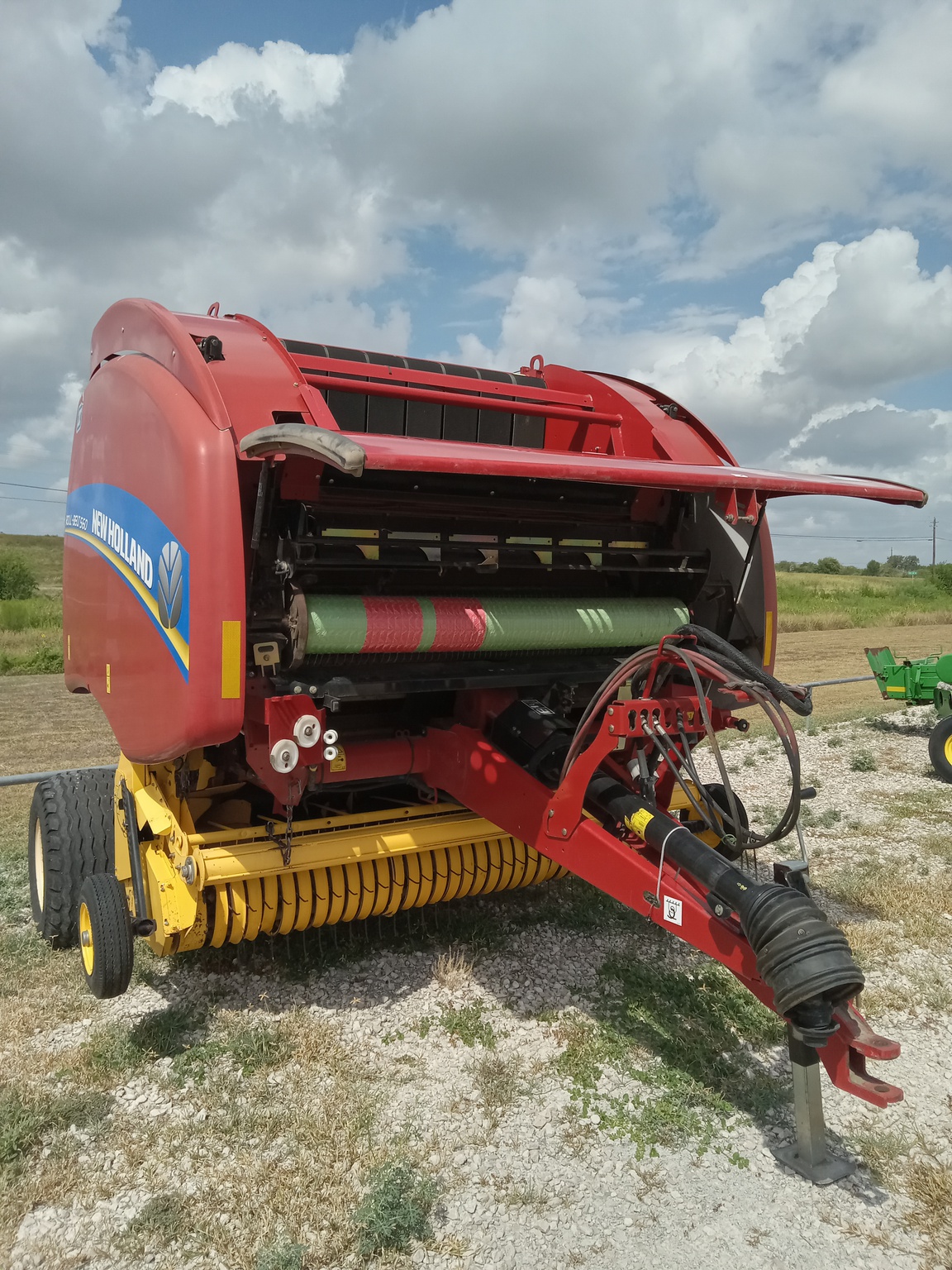 2021 New Holland Rollbelt 560 Image 4