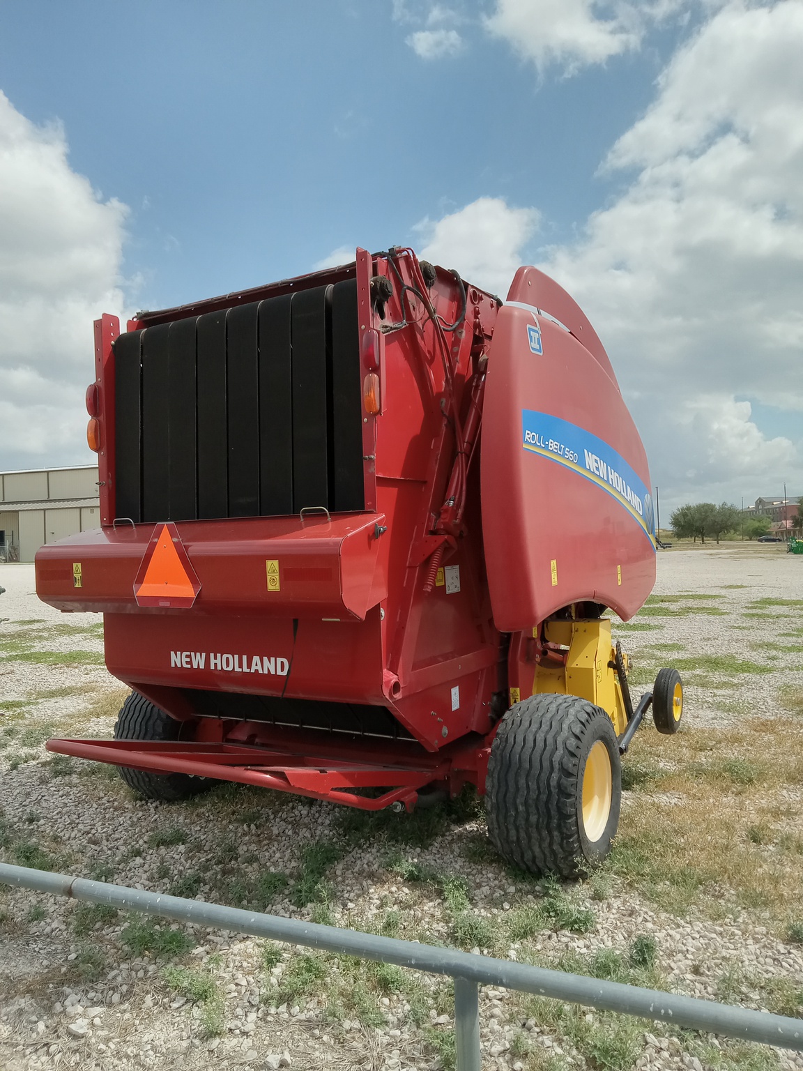 2021 New Holland Rollbelt 560 Image 6