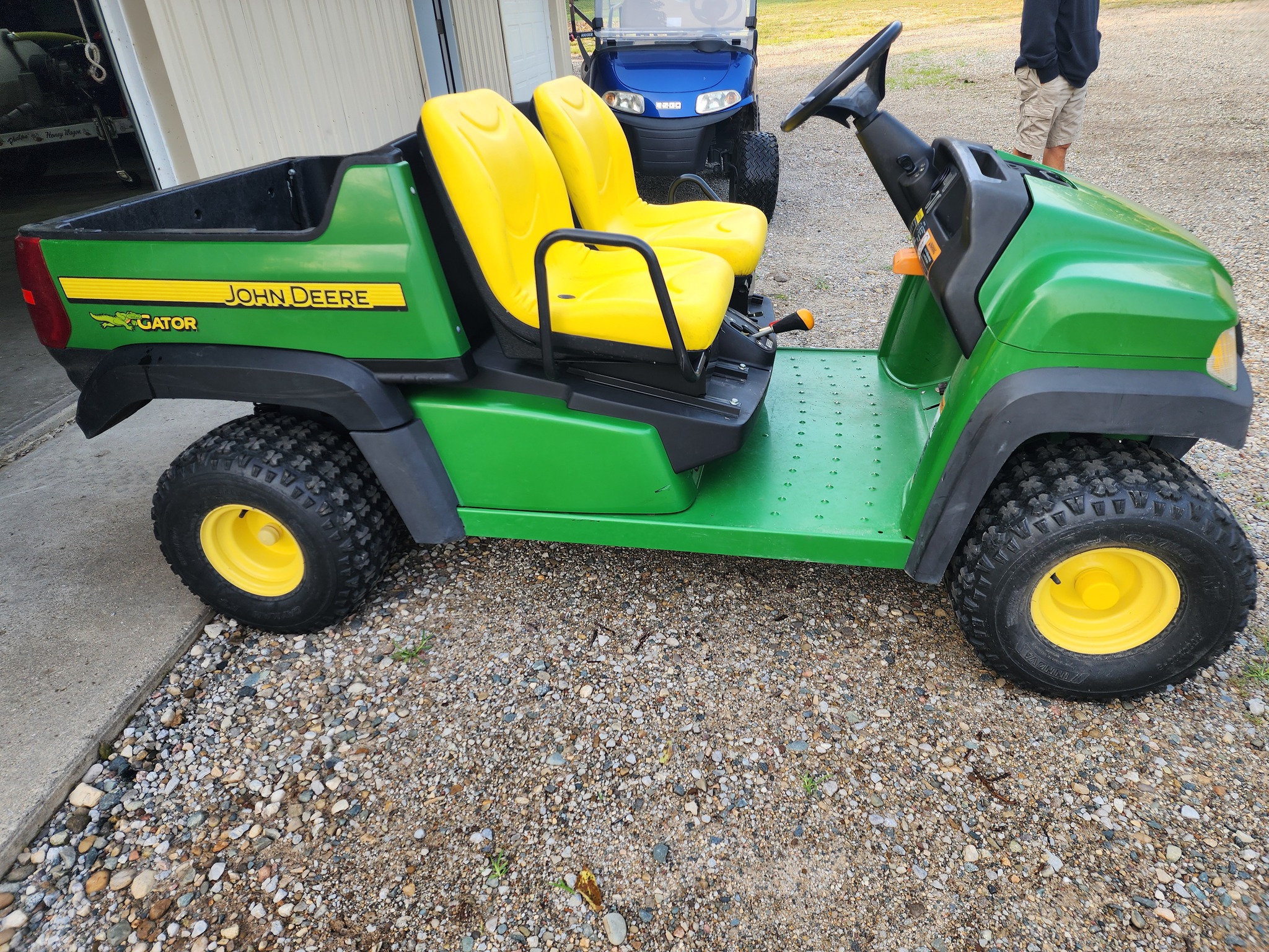 2010 John Deere CX GATOR Image 3