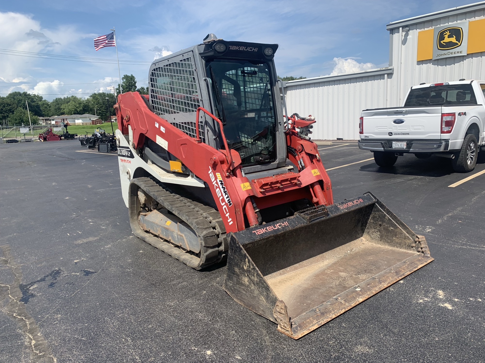 2018 Takeuchi TL10V2 Image 4