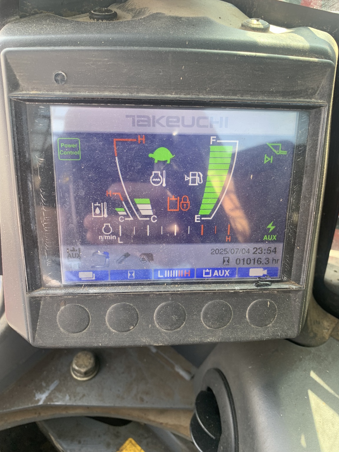 2018 Takeuchi TL10V2 Image 11