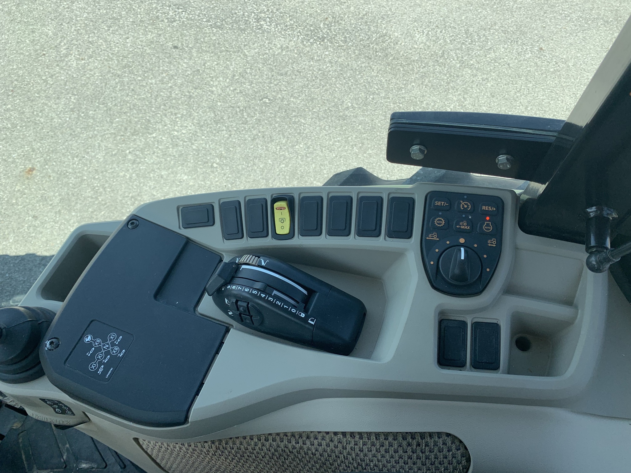 2024 John Deere 4044R Image 15