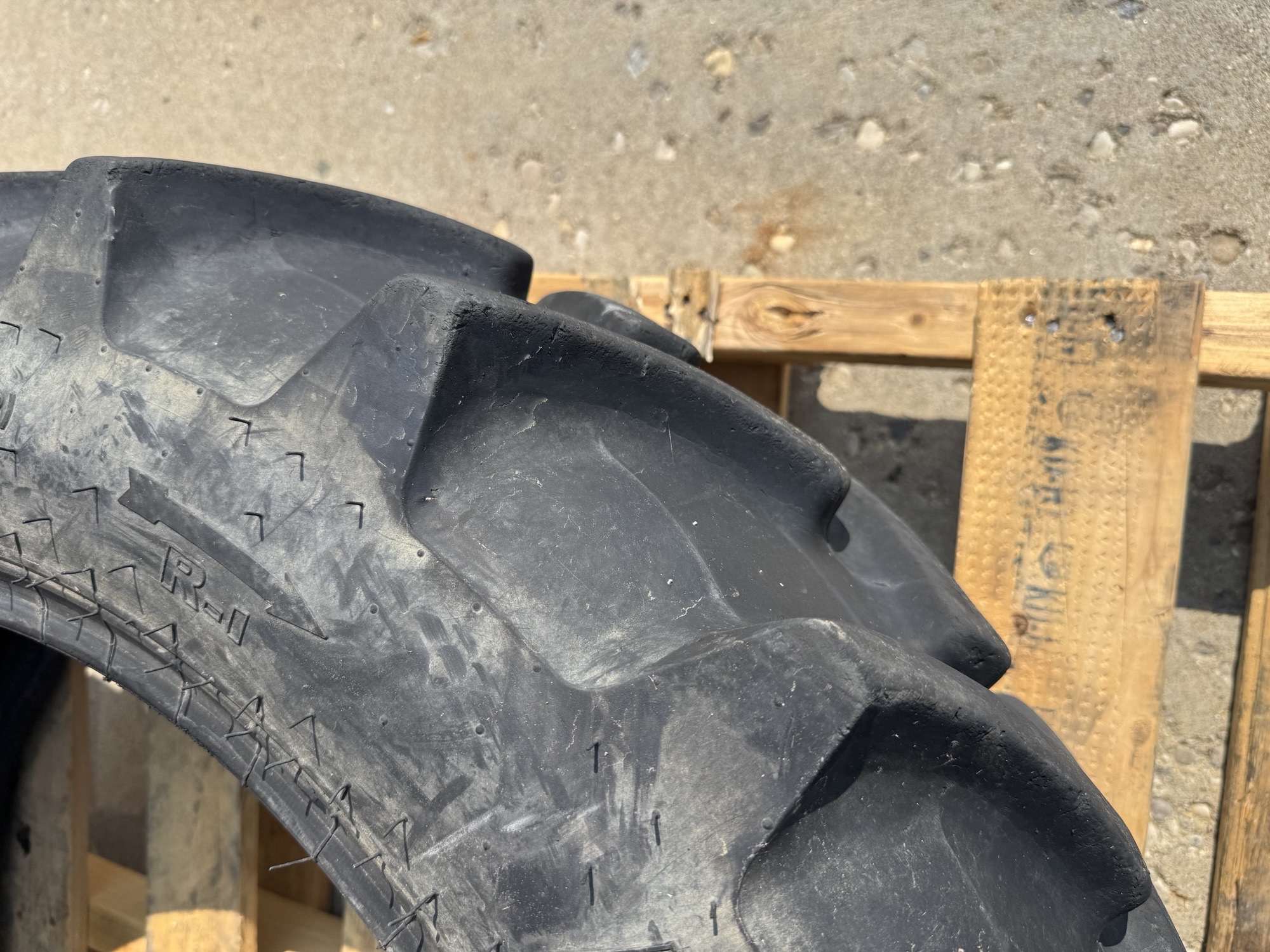 John Deere 9.5-24 Image 3