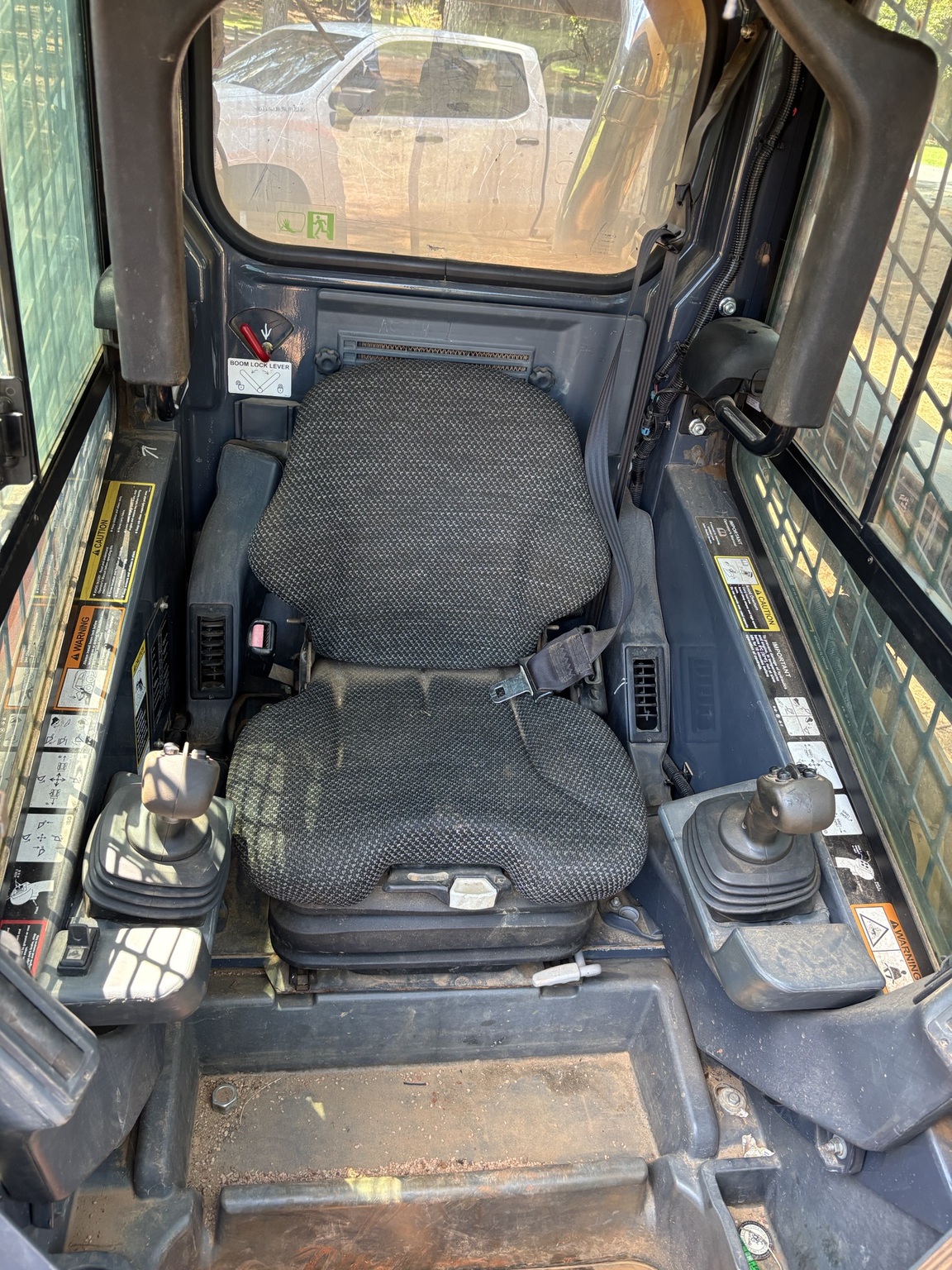 2013 John Deere 333E Image 7