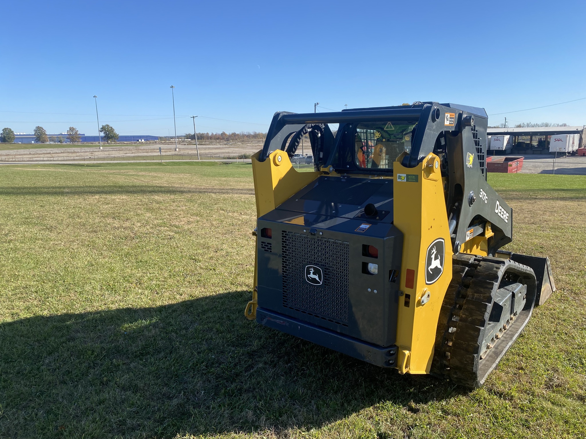 2023 John Deere 317G Image 4