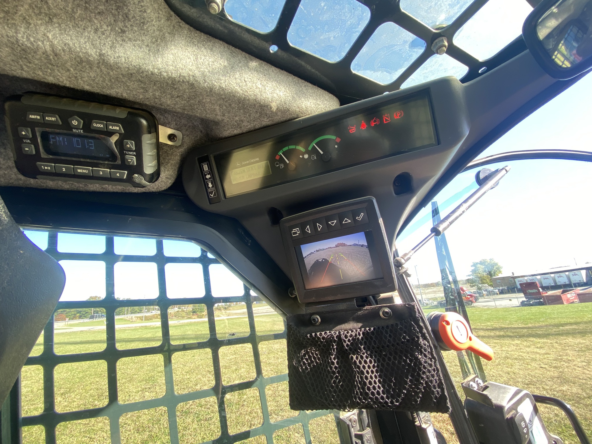 2023 John Deere 317G Image 8