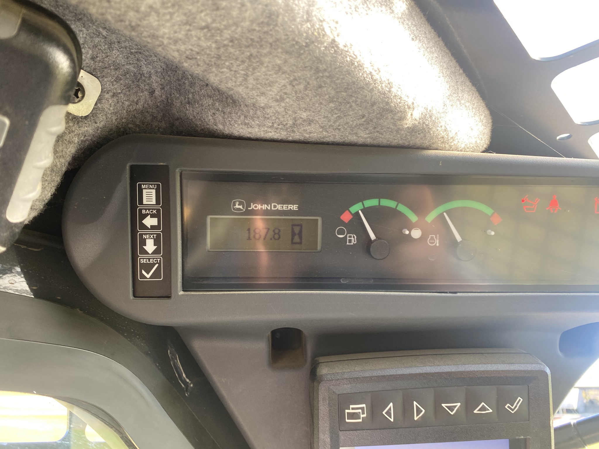 2023 John Deere 317G Image 10