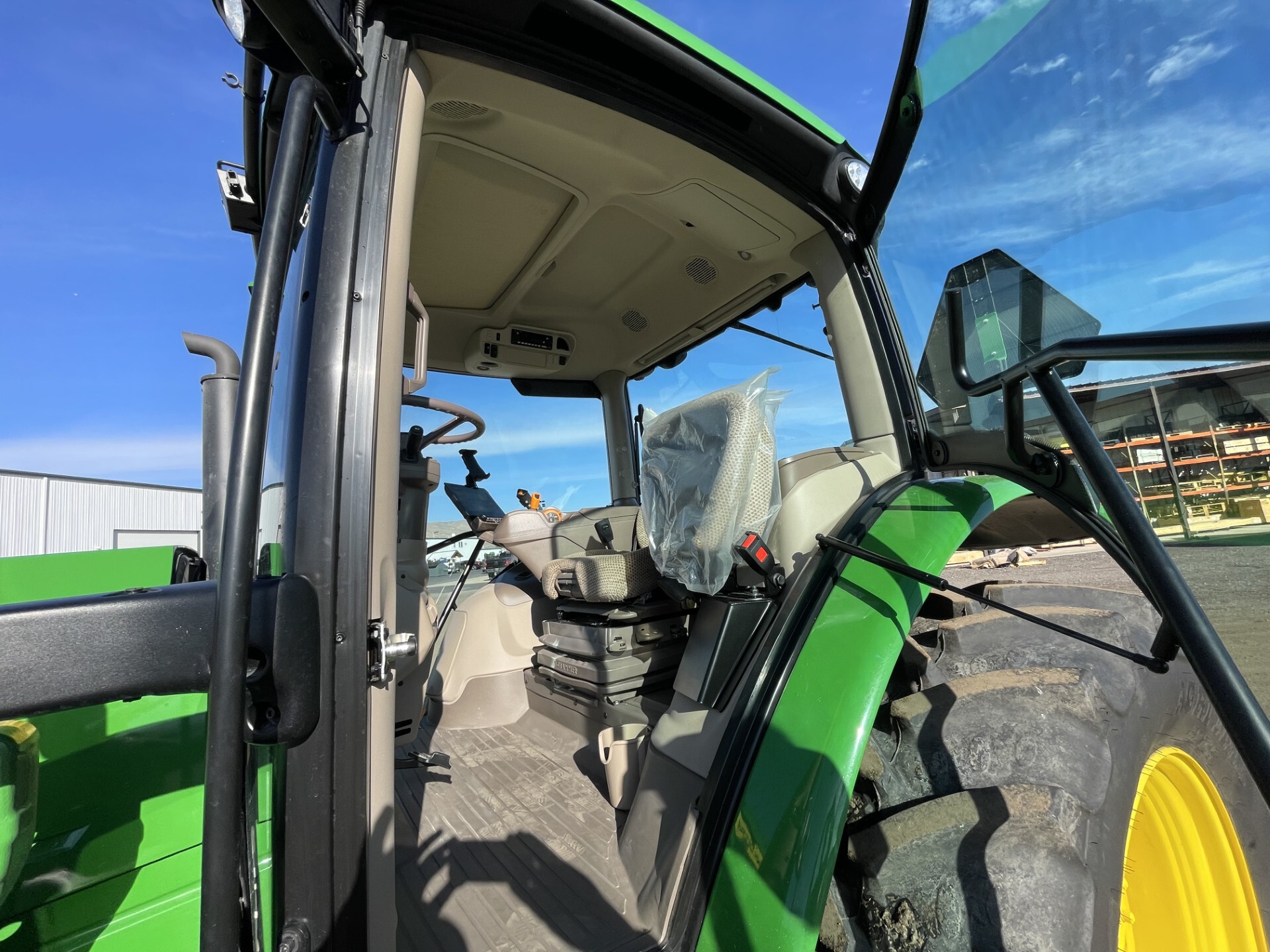2025 John Deere 6R 120 Image 21