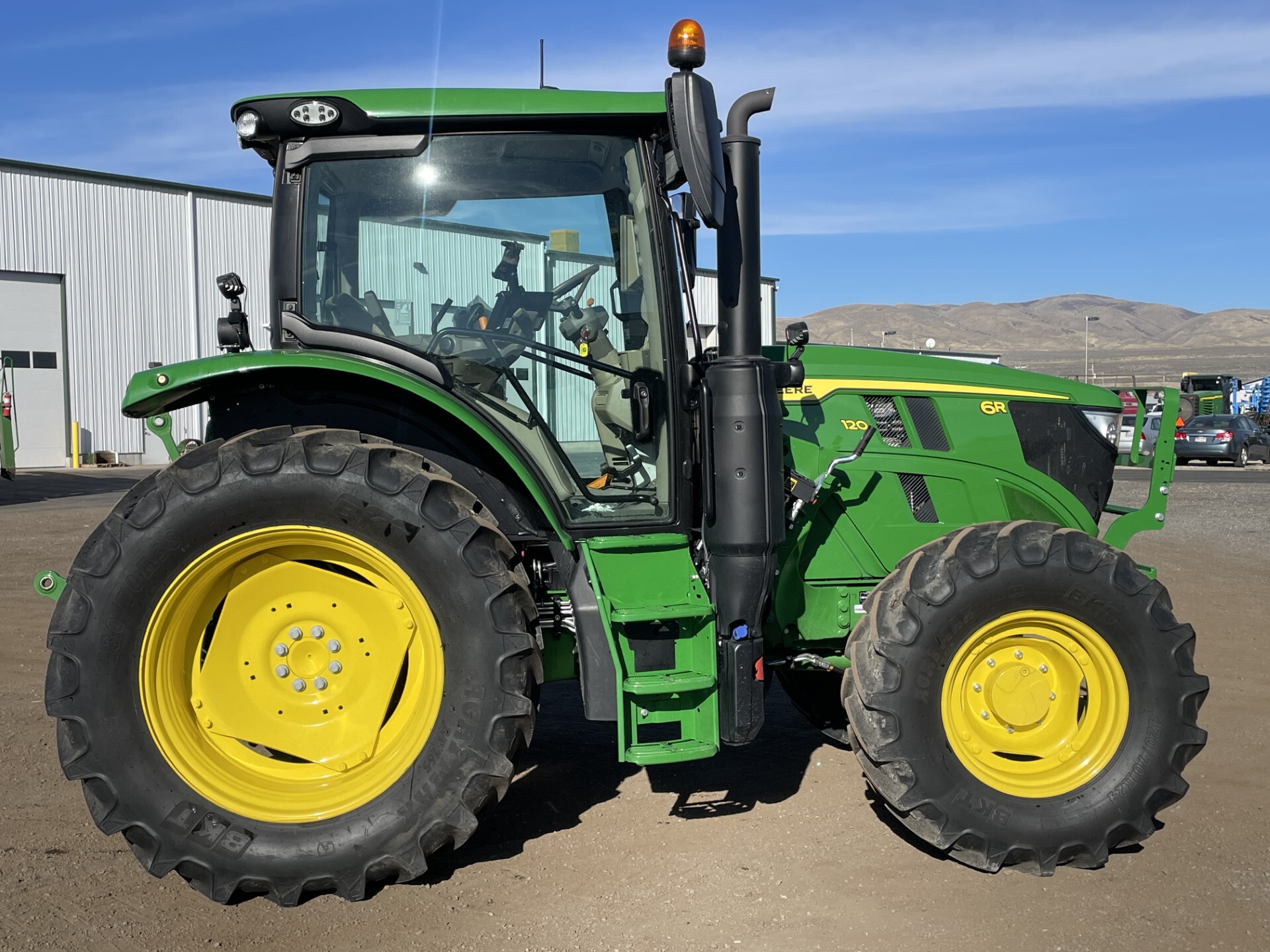 2025 John Deere 6R 120 Image 4