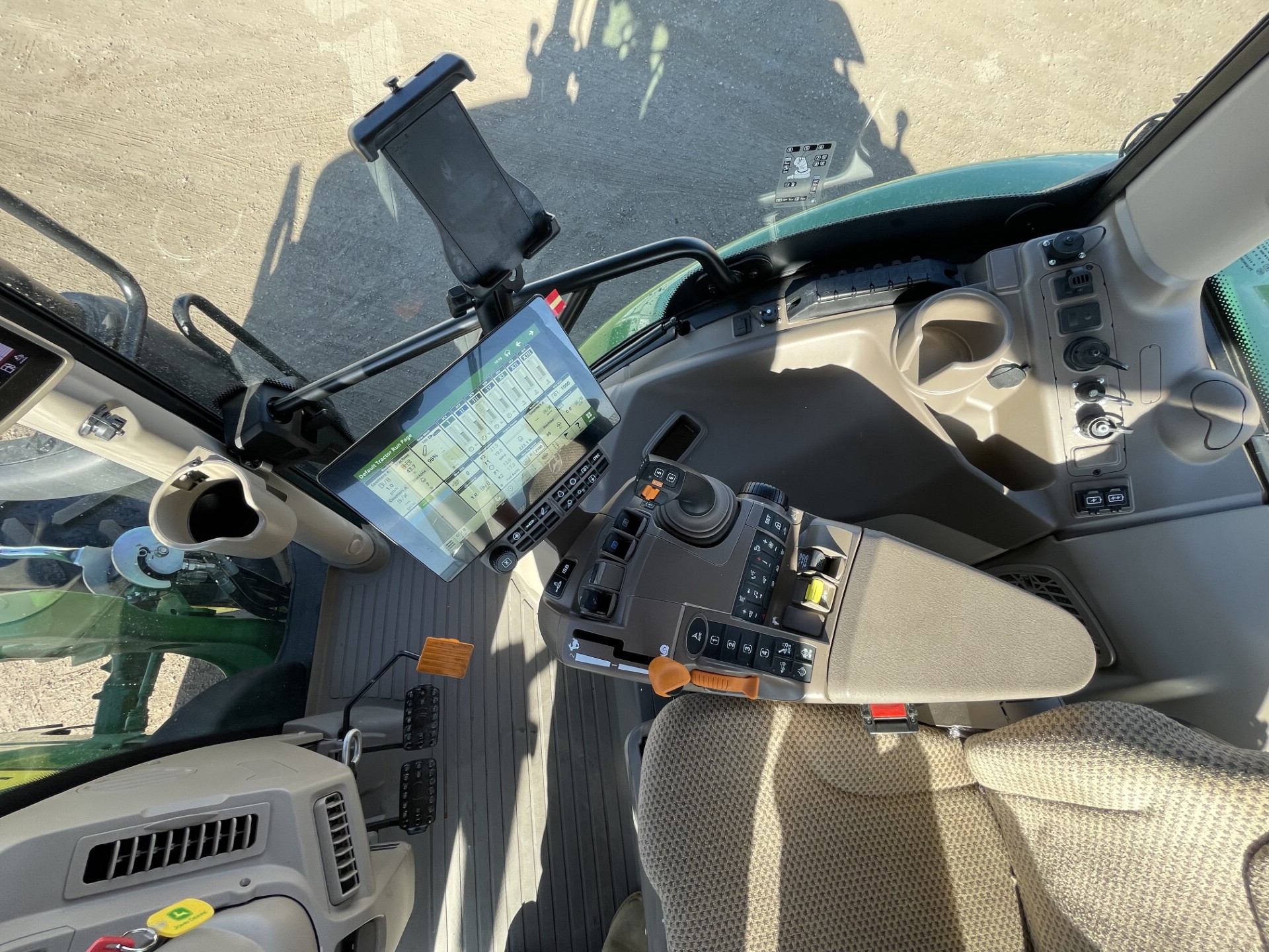 2025 John Deere 6R 120 Image 25