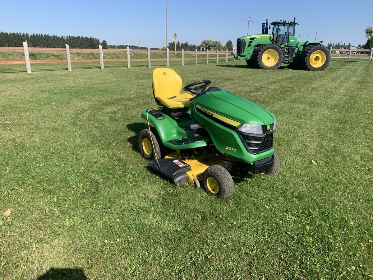 2021 John Deere X370 Image 2