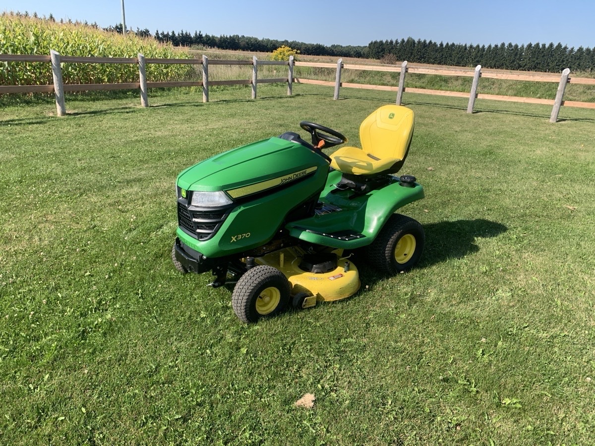 2021 John Deere X370 Image 3