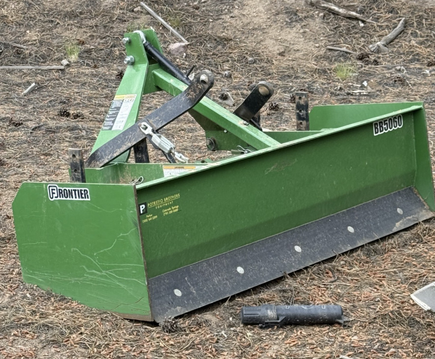 2019 John Deere 2025R Image 15