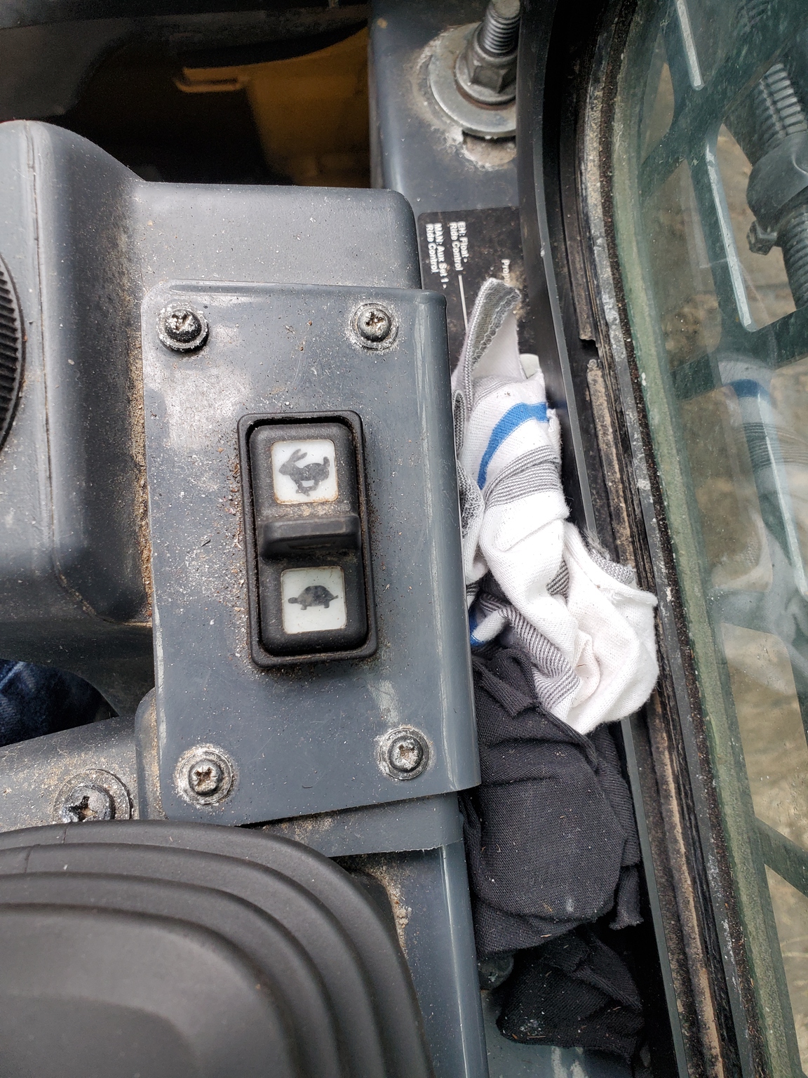 2022 John Deere 316GR Image 6