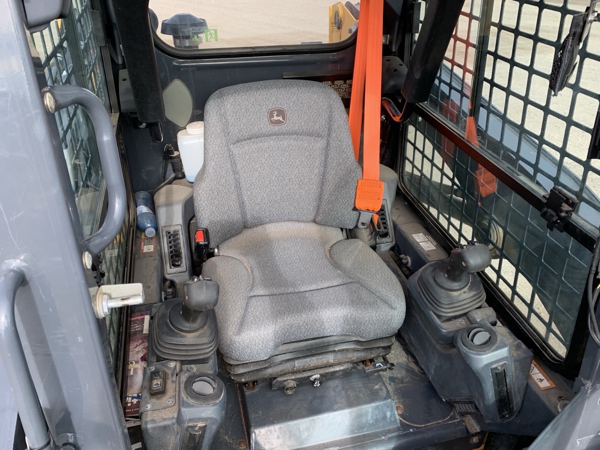 2022 John Deere 316GR Image 7