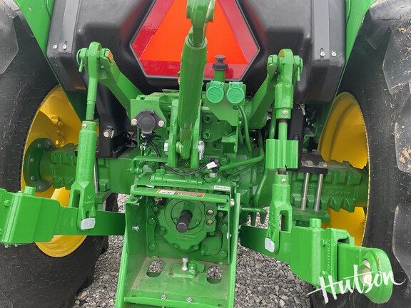Photo of 2024 John Deere 5067E