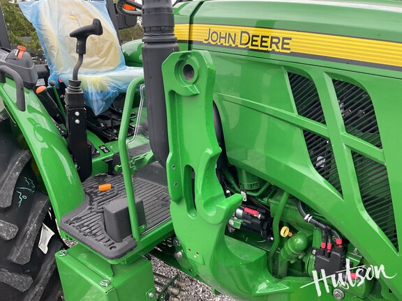 Photo of 2024 John Deere 5067E