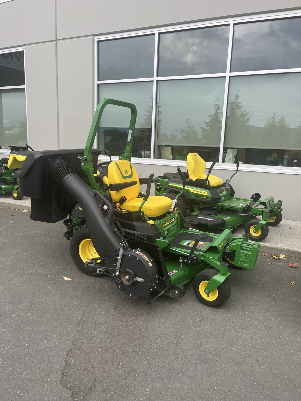 2023 John Deere Z530M Image 3
