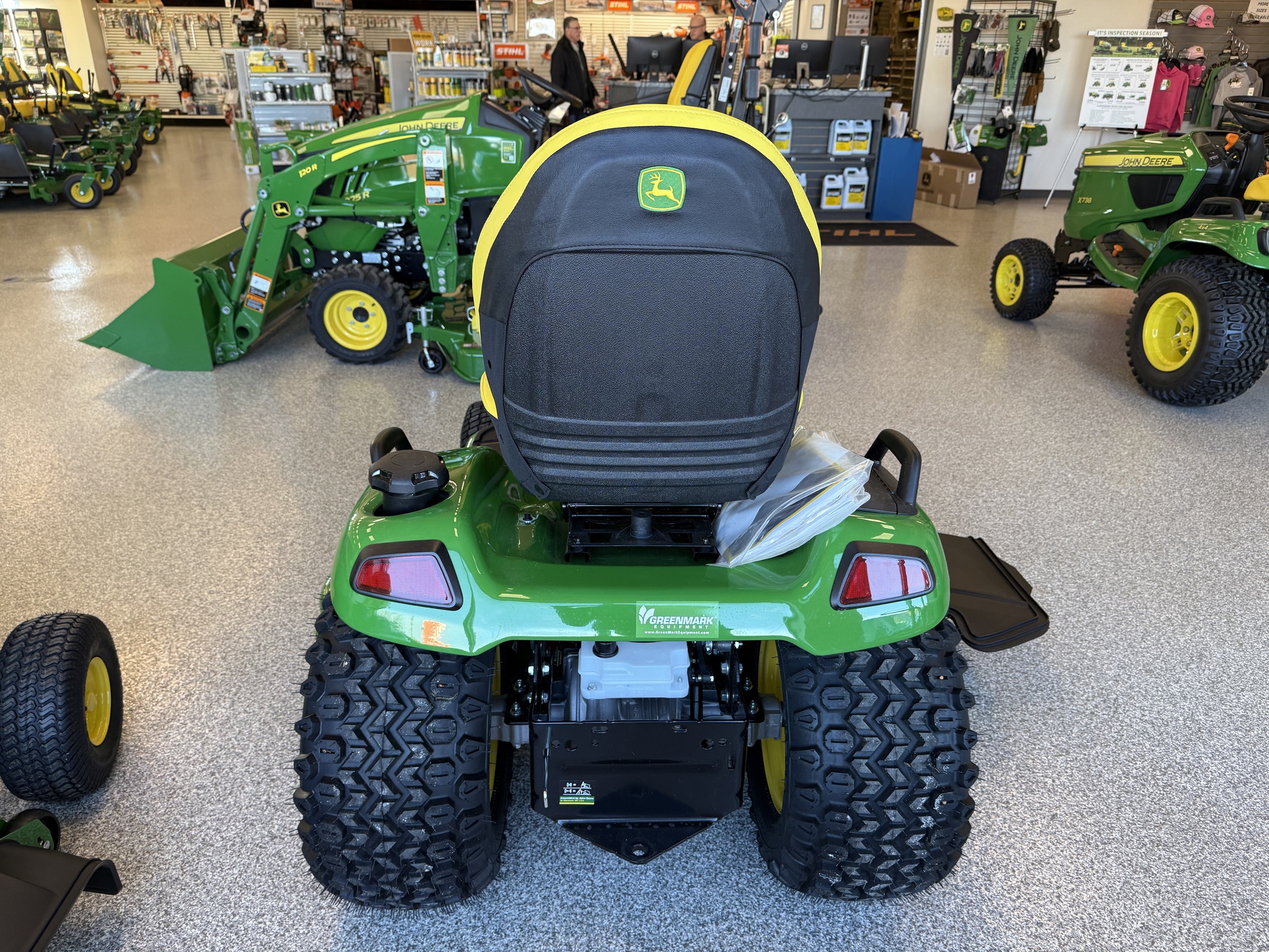 2025 John Deere X590 Image 4