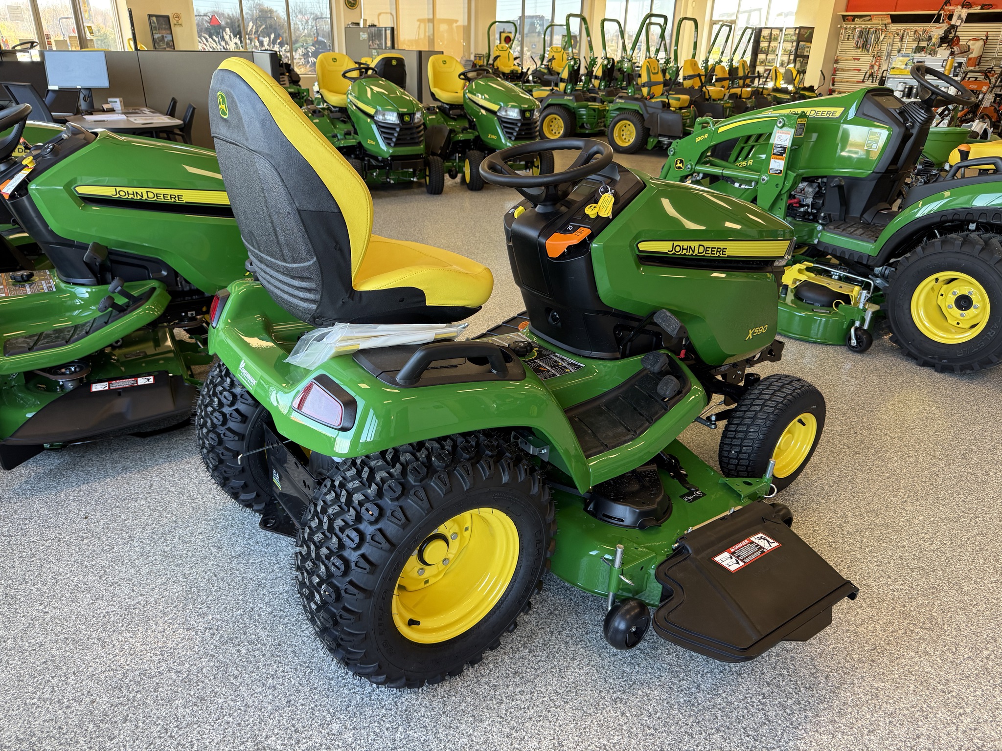 2025 John Deere X590 Image 3